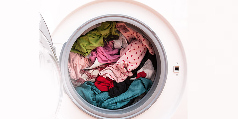 9 لباسی که نباید با ماشین لباسشویی بشویید